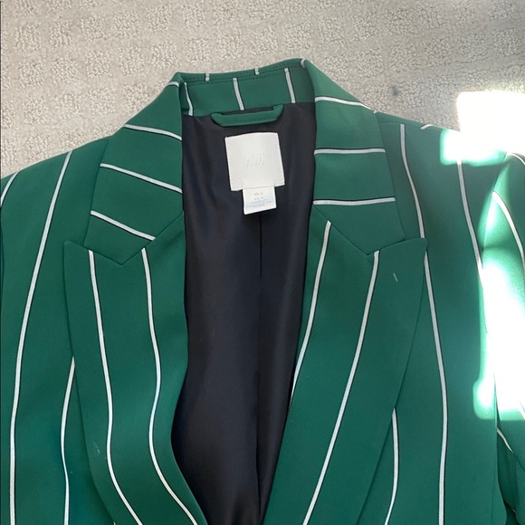 H&M Black and Green Blazer - Picture 3 of 3